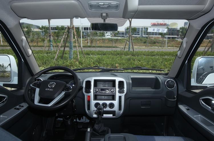 Салон Dongfeng Captain-T