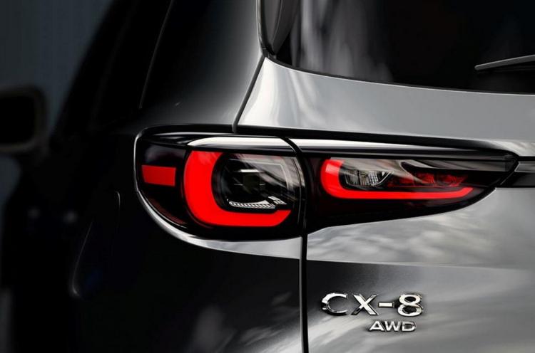 Обновленная Mazda CX-8