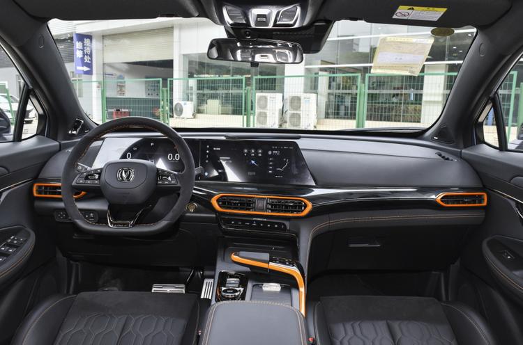 Интерьер Changan Uni-T, autohome.com.cn