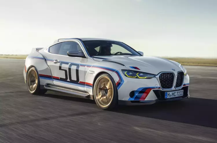 Возрождённое купе BMW 3.0 CSL, лимитированный гиперкар Zenvo TSR-GT и будущий Mercedes-Benz E-Class: главное за неделю