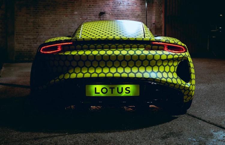 Lotus и Balmain сделали Emira для Need for Speed