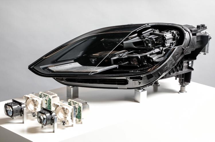 Porsche представила новые матричные фары с 65 тысячами светодиодов