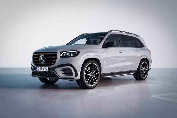Обновлённый Mercedes-Benz GLS, рестайлинговый Jeep Wrangler и Lexus LC для Европы: главное за неделю