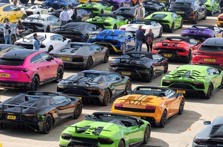 Lamborghini отметила 60-летний юбилей новым рекордом