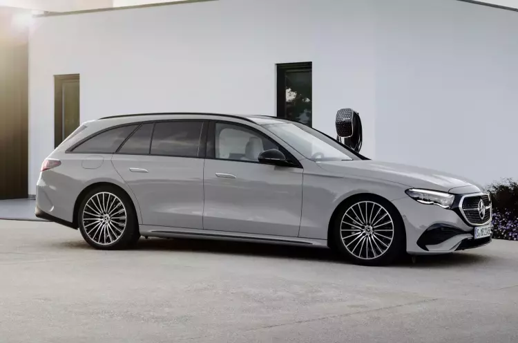 Mercedes-Benz E-Class в кузове универсал, обновленный Range Rover Evoque и рестайлинговый Exeed TXL: главное за неделю