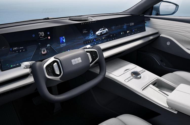 Geely показала очень обтекаемый бизнес-седан с рулем-штурвалом