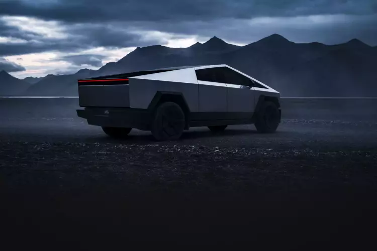 Серийный Tesla Cybertruck, обновлённые Chevrolet Tahoe/Suburban и Dacia Duster нового поколения: главное за неделю
