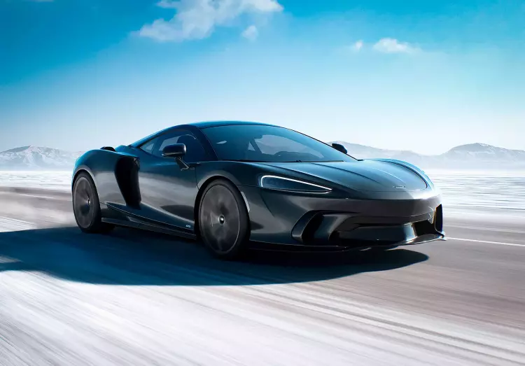 Новый суперкар McLaren GTS, обновлённый кроссовер Lexus UX и преемник Bugatti Chiron с мотором V16: главное за неделю
