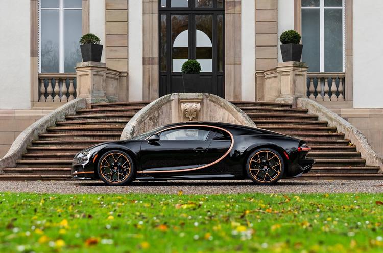 Bugatti выпустила последний Chiron