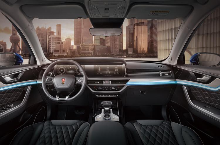Кроссовер Hongqi HS5 подешевел на полмиллиона