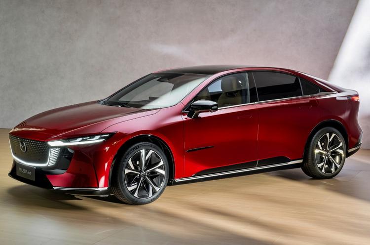 Китайский преемник Mazda6 пришёл в Европу: цены и оснащение