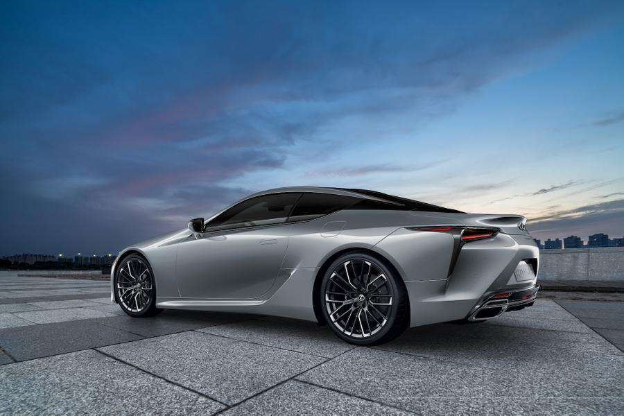 Lexus представив нову колекційну версію моделі LC