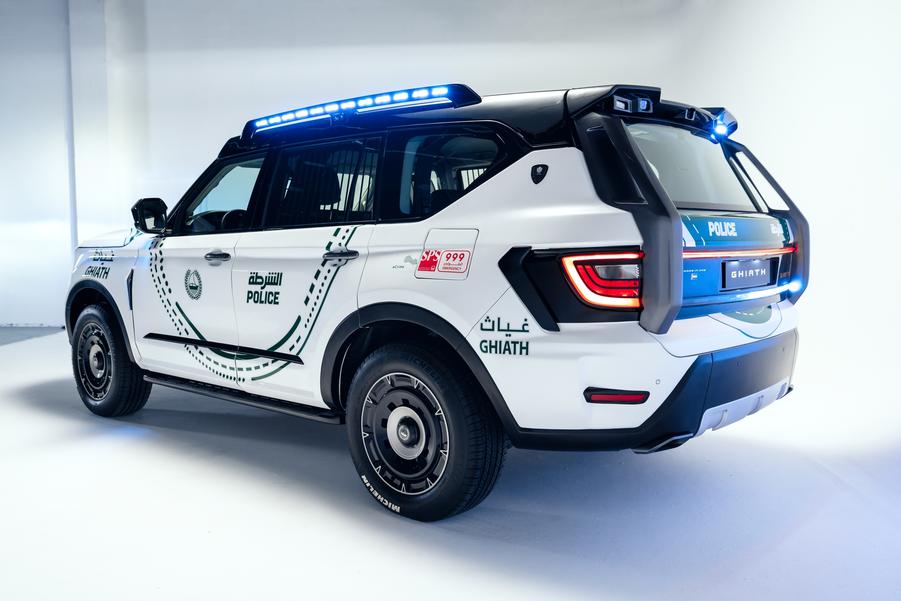 W Motors показав футуристичний позашляховик для поліції