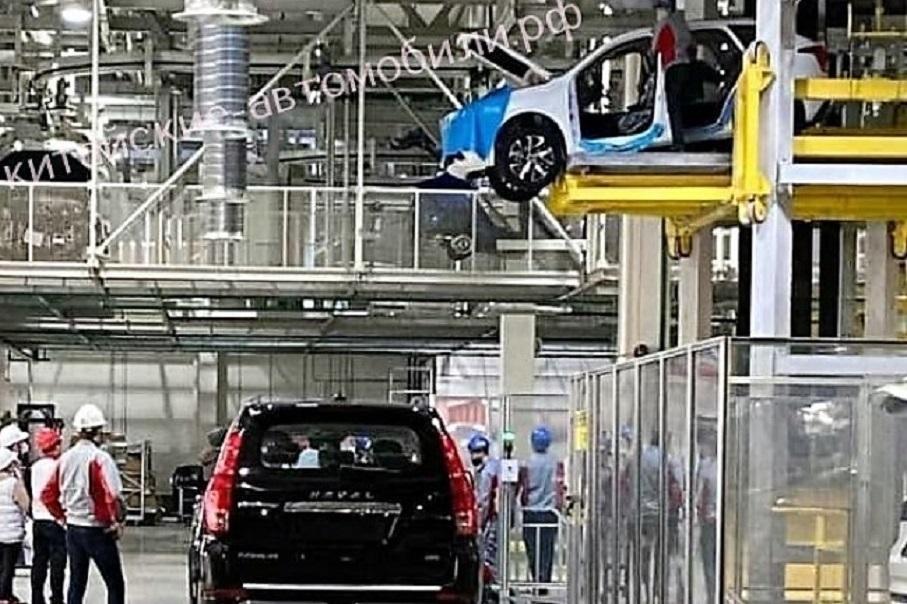 Посмотрите, как Haval Jolion чуть не рухнул с конвейера российского завода