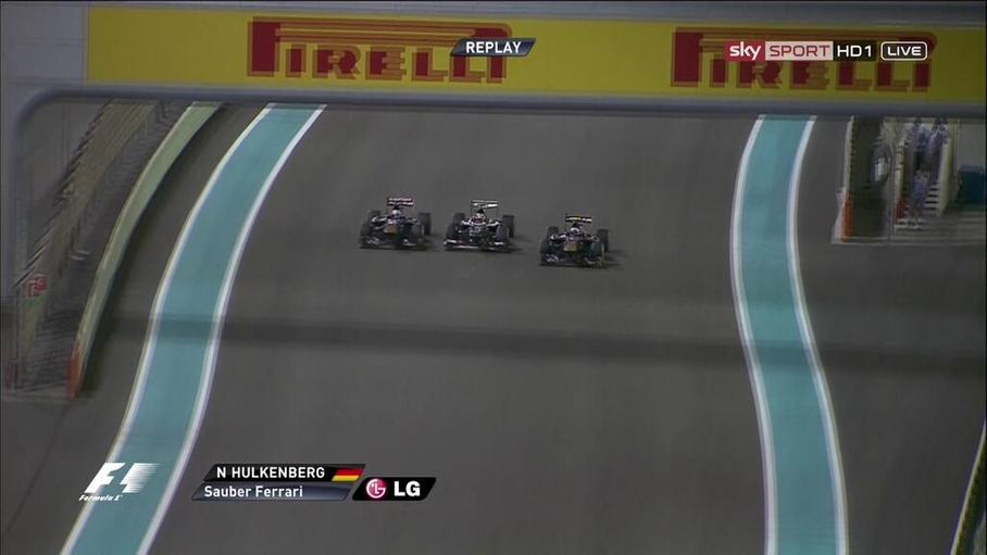 Обгон года имени Нико Хюлькенберга (в центре)