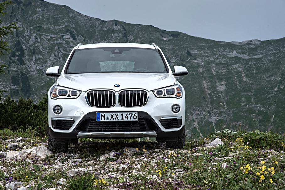 Круглые противотуманки в переднем бампере – черта, напоминающая о прошлом Х1