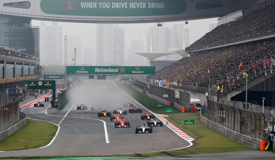 Вышел Льюис из тумана