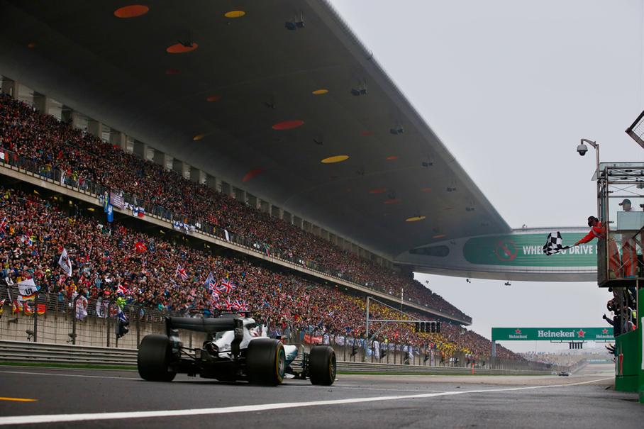 Вышел Льюис из тумана