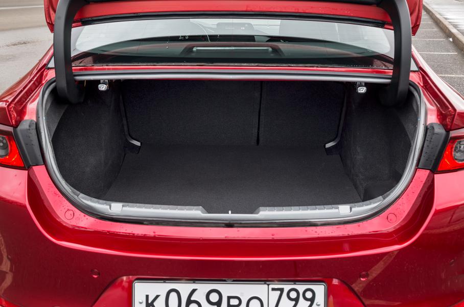 Месяц живем с новой Mazda3: часть вторая