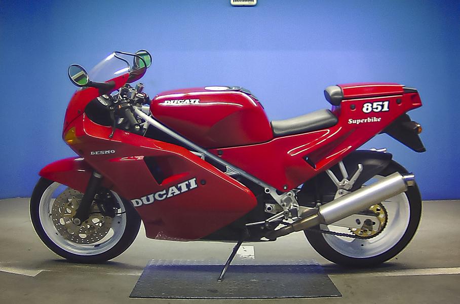  Ducati 851