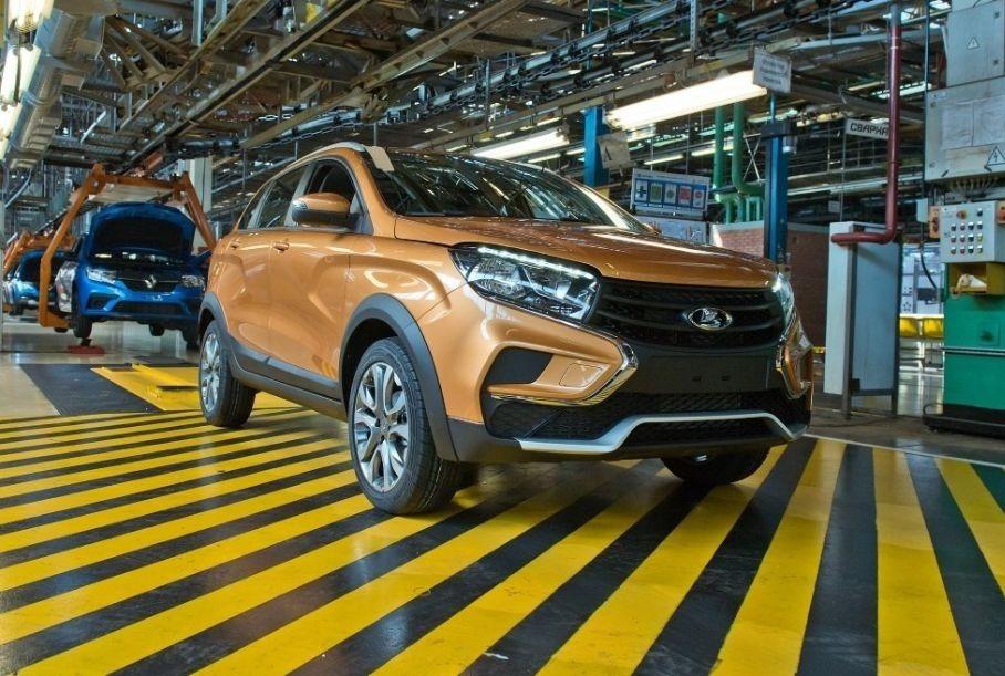 В России снизились продажи отечественных автомобилей