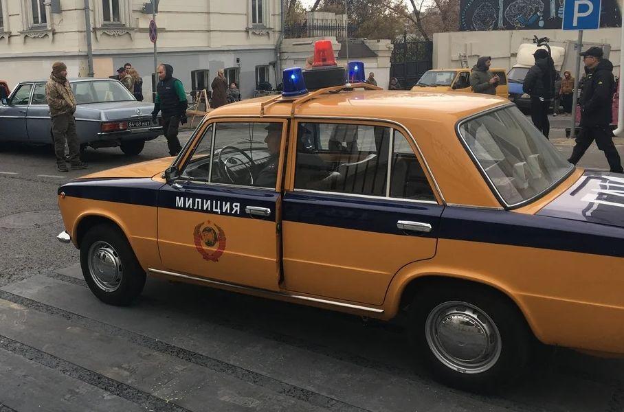 На продажу выставили 48-летнюю милицейскую «Копейку» с мигалками