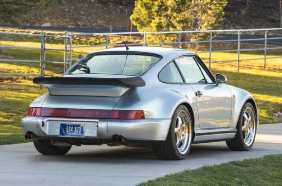 Редчайший Porsche 911 продают за 30 миллионов рублей. Таких спорткаров построили всего десять экземпляров