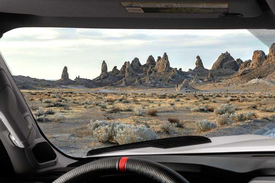 Toyota частично раскрыла салон новой Tundra