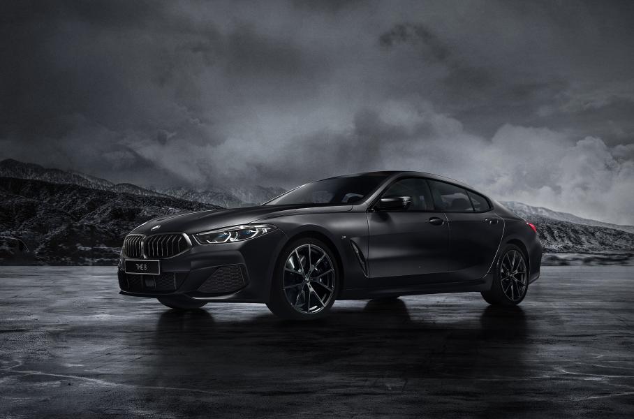 У BMW 8 серии появилась сверхчерная версия