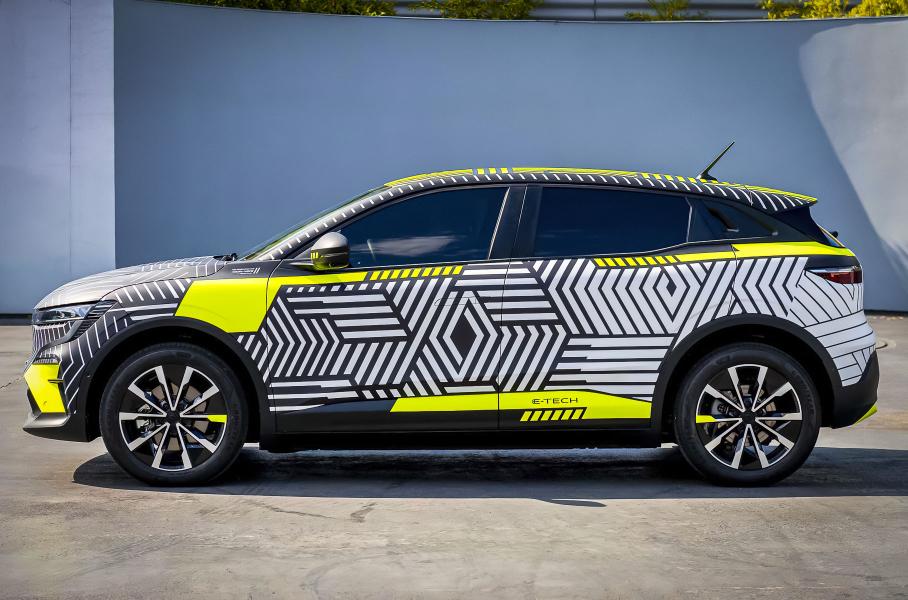 Стало известно, когда дебютирует электрический Renault Megane