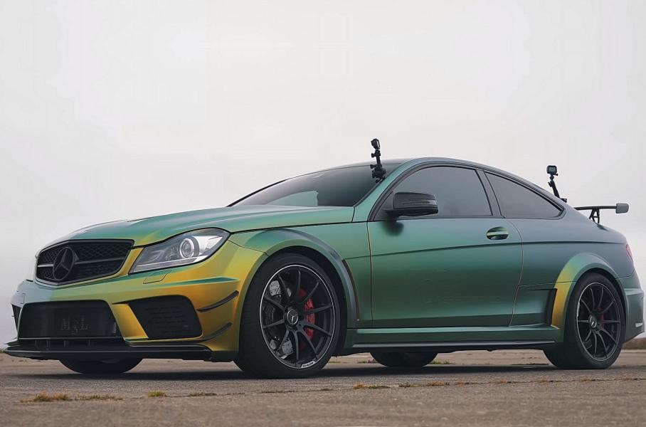 Дрэг-гонка: Mercedes-Benz C 63 AMG Black Series против BMW M3