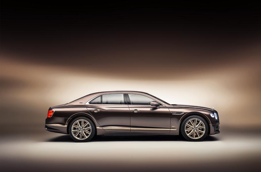 Гибридный Bentley Flying Spur получил спецверсию с экологичной отделкой