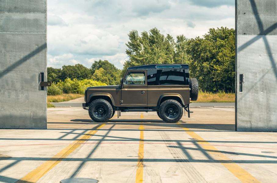 В Нидерландах построили идеальный рестомод классического Land Rover Defender