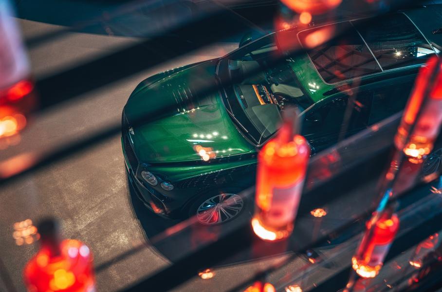 Bentley сделала специальный Bentayga для винокурни The Macallan
