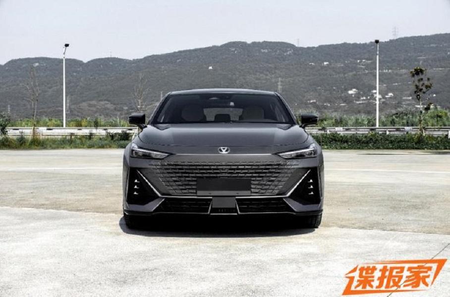 Changan готовит стильный седан Uni, который больше Hyundai Elantra