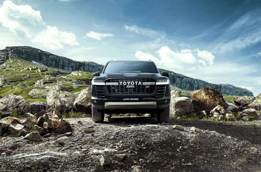 До России добрался Toyota Land Cruiser 300 GR Sport: известны цены