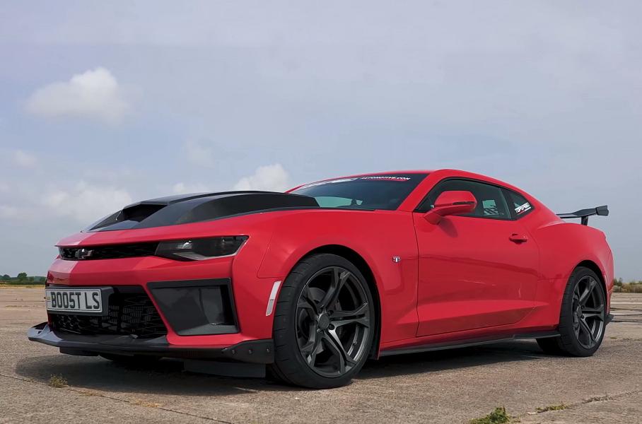 Дрэг-гонка: Ford Mustang против Chevrolet Camaro и Dodge Challenger