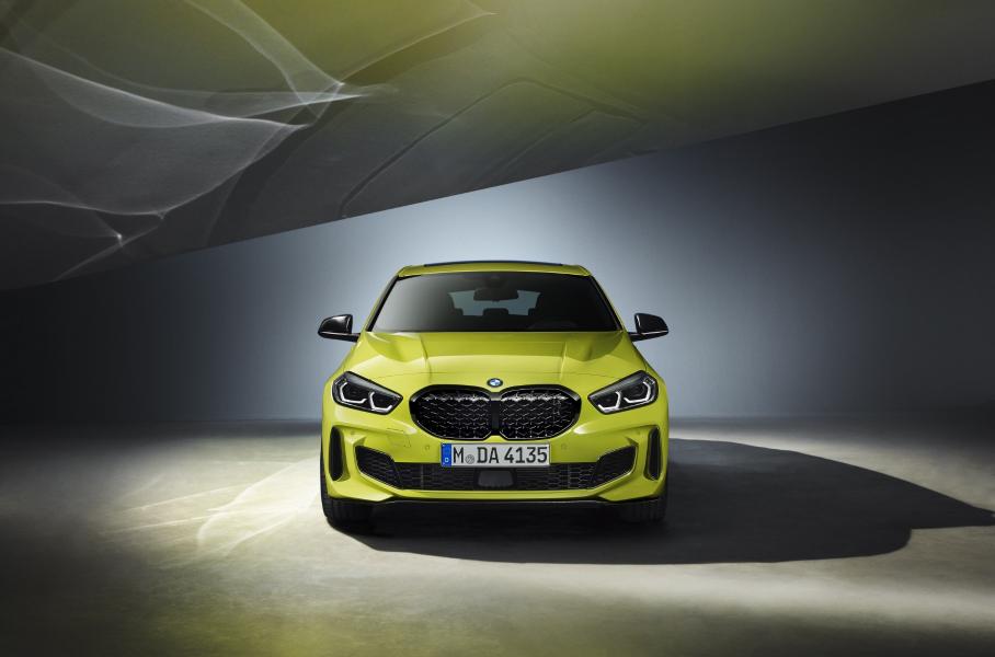 BMW улучшила «заряженный» хэтчбек M135i xDrive