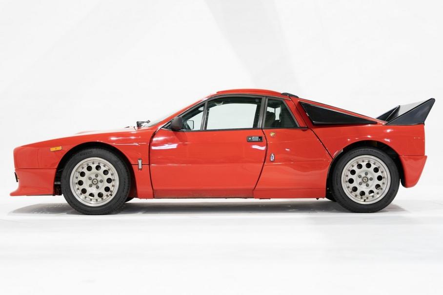 На аукционе продадут первый серийный спорткар Lancia 037 Stradale