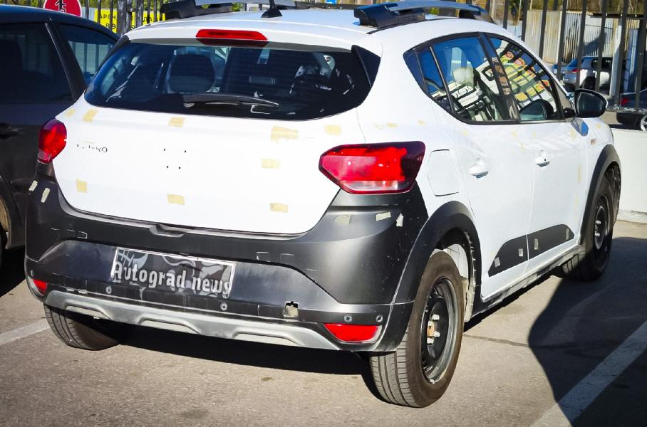 Новая коробка передач и старый мотор: «АвтоВАЗ» начал испытания Renault Sandero Stepway
