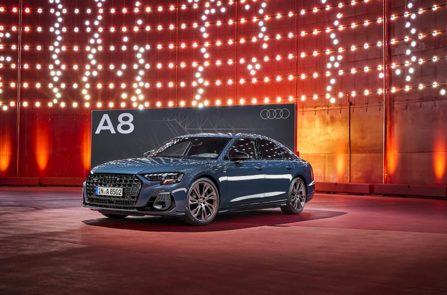 Audi представила рестайлинговый A8 с «умными» фарами из 1,3 миллиона зеркал