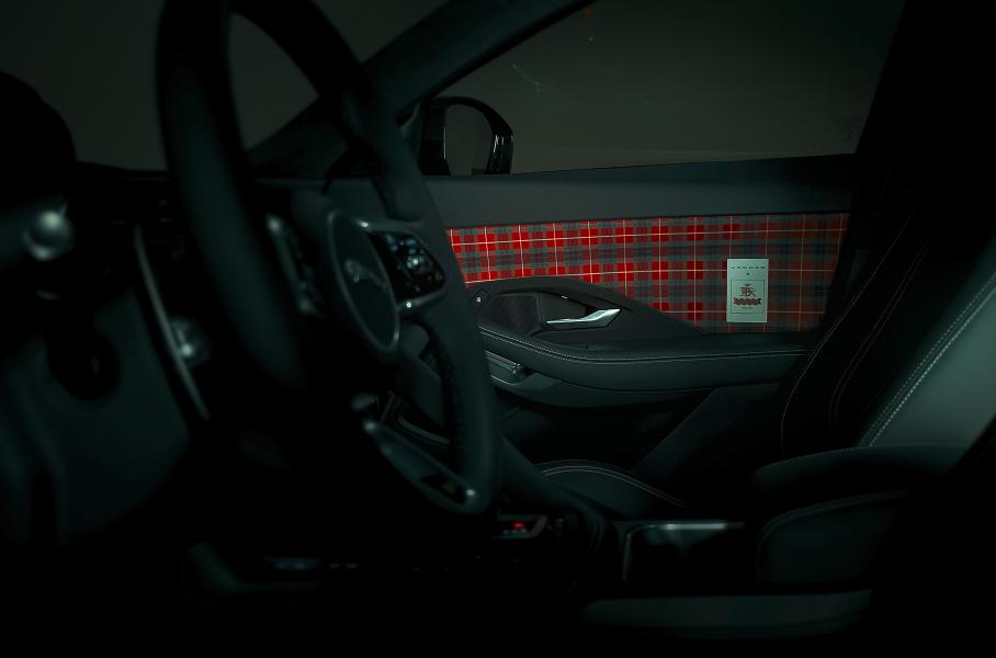 Посмотрите на уникальный Jaguar E-Pace с клетчатым узором от Baracuta