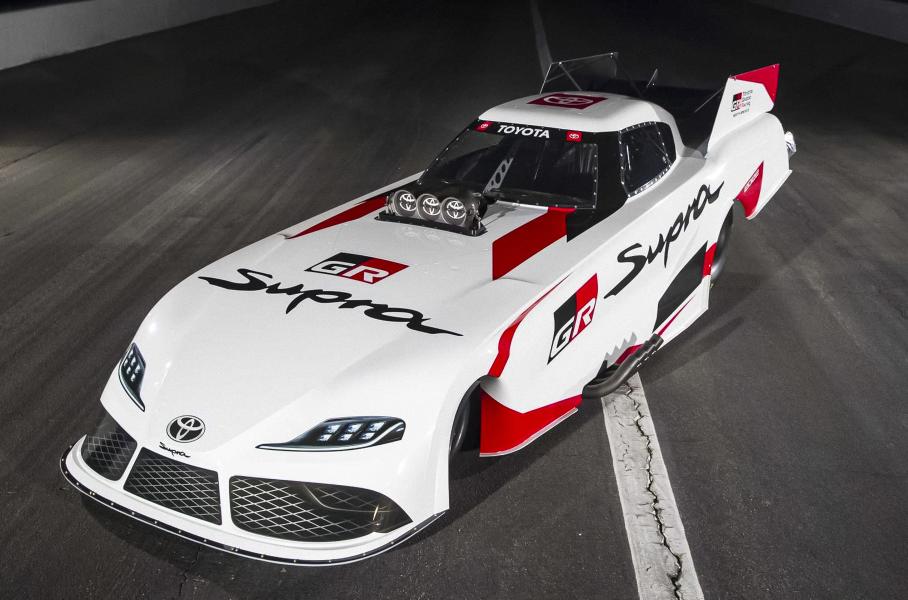 Посмотрите на очень длинную Toyota Supra. У неё 8000-сильный двигатель