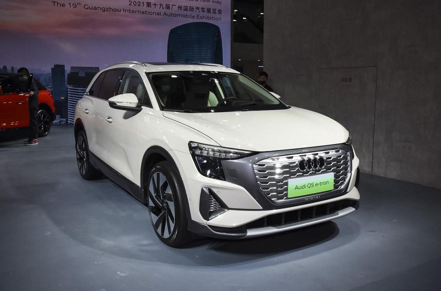 Audi представила удлиненный Q4 e-tron, который назвали Q5 e-tron