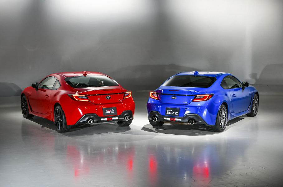 Разницу между Toyota GR86 и Subaru BRZ объяснили на примере карри