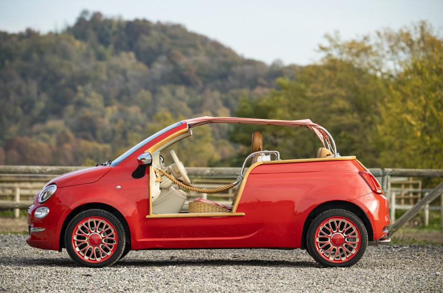 Посмотрите на пляжный Fiat 500 без дверей, крыши и с плетёным интерьером
