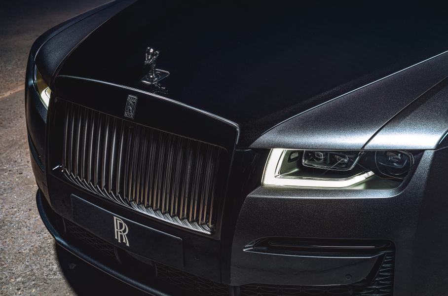 Новый Rolls-Royce Black Badge Ghost для России: известна стоимость