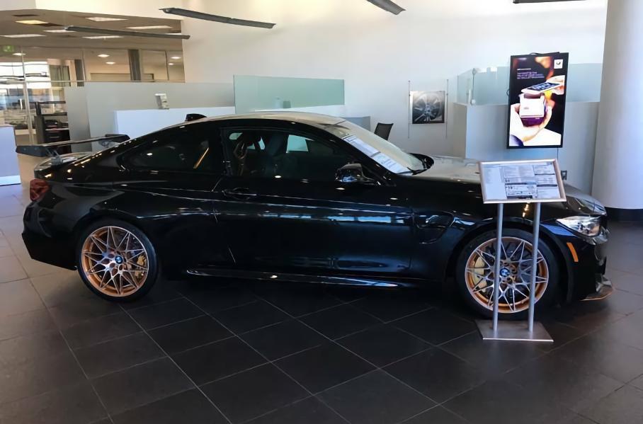 Последнюю BMW M4 GTS оценили в полмиллиона долларов