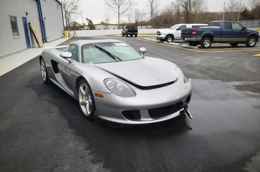 Разбитый Porsche Carrera GT продают за 27 миллионов рублей. И это дешево