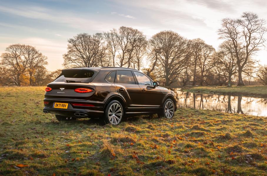 Новую спецверсию Bentley Bentayga посвятили традиционным британским хобби